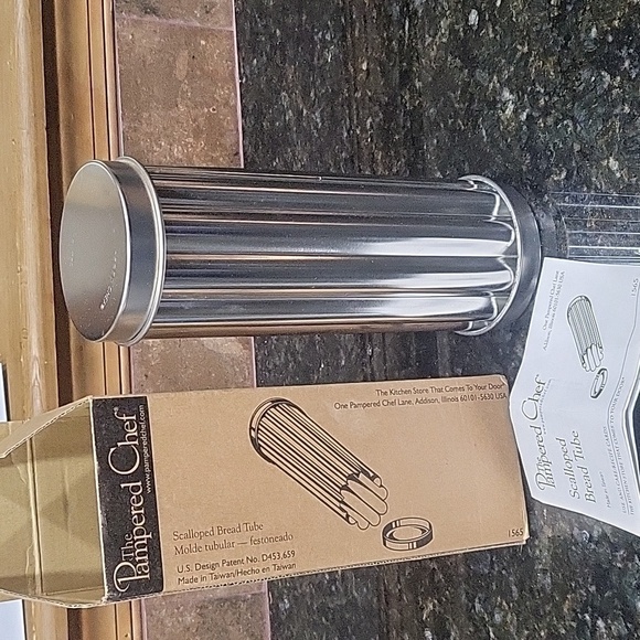 Vintage Pamper Chef Scalloped Bread Tube With Box and Instructions - Picture 1 of 8
